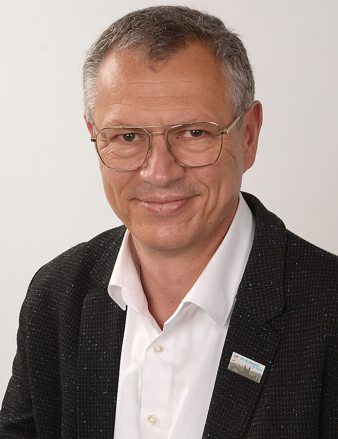 Dr. Christof Schwarzer